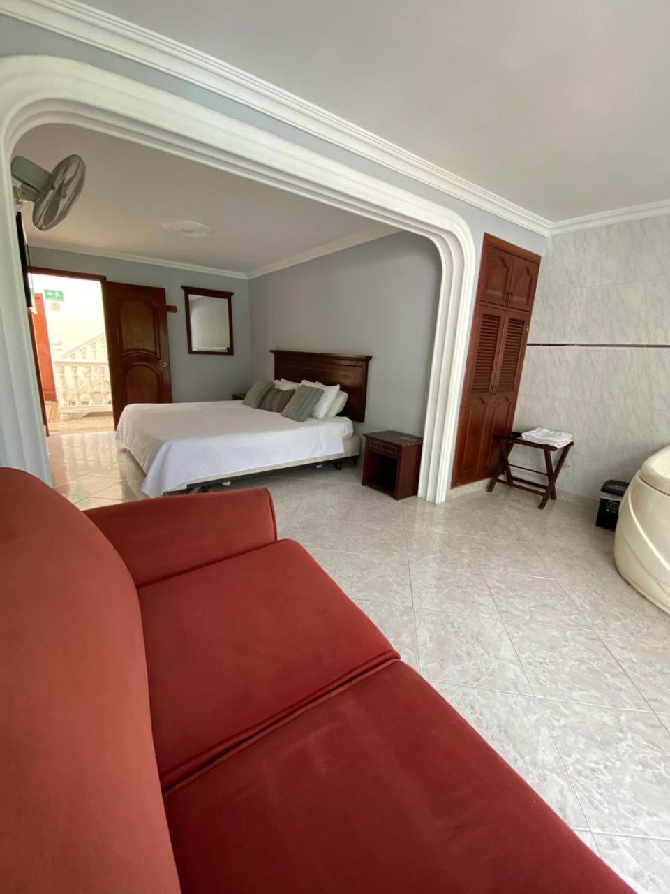 Juan De La Vega Hotel ลาเบกา ภายนอก รูปภาพ
