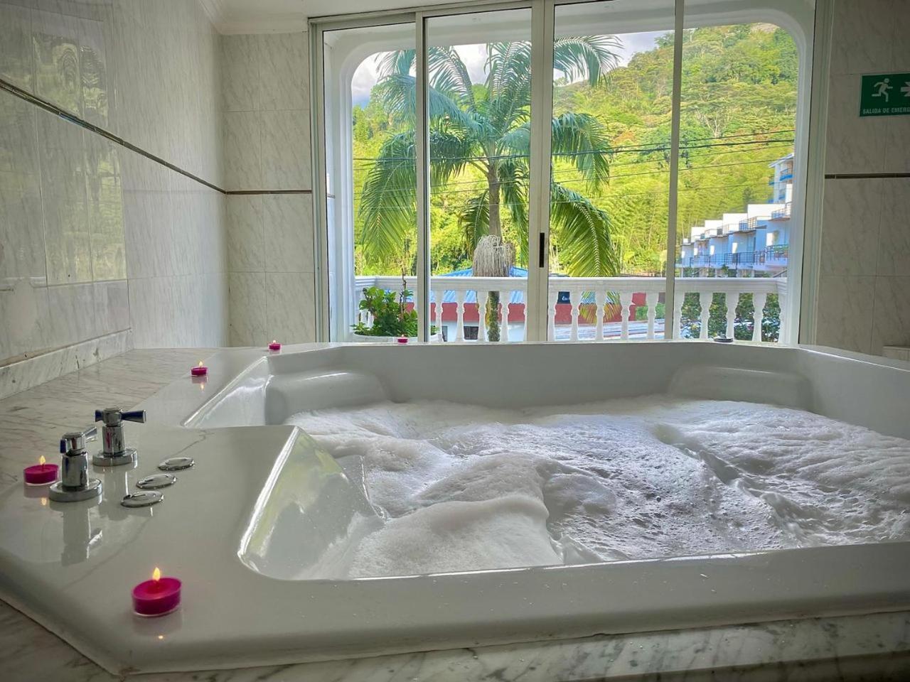 Juan De La Vega Hotel ลาเบกา ภายนอก รูปภาพ