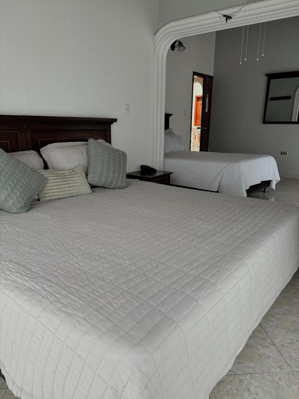 Juan De La Vega Hotel ลาเบกา ห้อง รูปภาพ